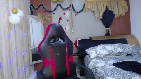 moon_and_fire_ online show from January 7, 12:04 am