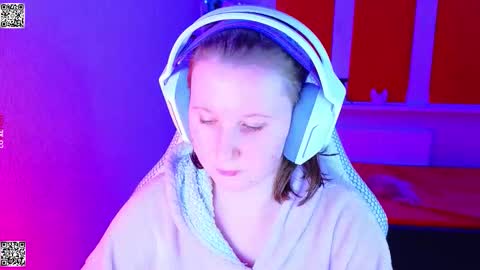 Lola online show from November 30, 4:58 pm