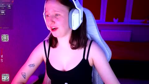 Lola online show from February 25, 3:59 pm