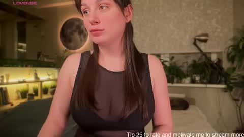 Luna  online show from March 3, 6:59 pm