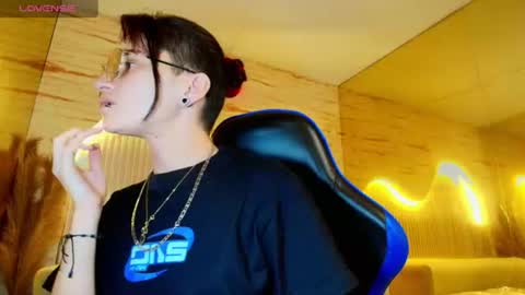 Moon online show from June 13, 12:37 pm