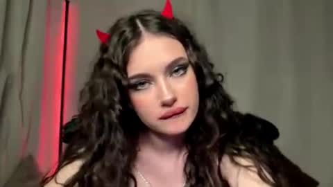 moonfaairy online show from March 7, 6:41 pm