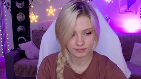 Mia   online show from October 14, 5:27 pm