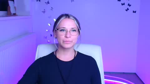 Susanna online show from January 18, 1:09 pm