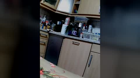 moos1 online show from April 6, 4:46 am