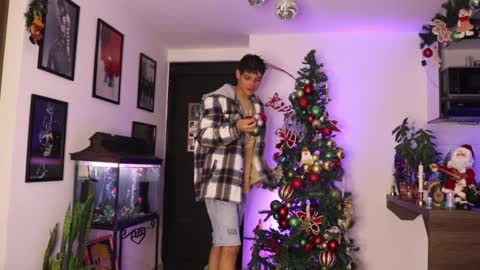 Snapshot of morgan_hiller chatting on January 13, 12:51 am   online show from January 13, 12:51 am