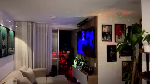   online show from April 19, 1:50 am