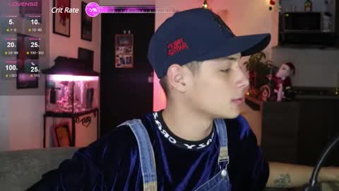 Snapshot of morgan_hiller chatting on December 12, 1:10 am   online show from December 12, 1:10 am