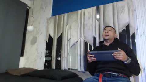 MORGAN AND MEGAN online show from November 17, 11:13 am