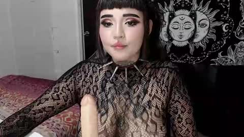 Morgan Moon online show from November 12, 6:10 pm