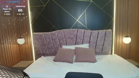 Moriah online show from March 3, 12:23 pm