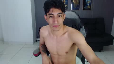 santii online show from February 20, 6:19 am