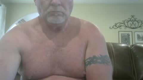 motorguy08 online show from October 1, 9:24 pm