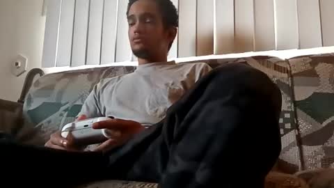 mouli23r online show from December 4, 7:39 pm