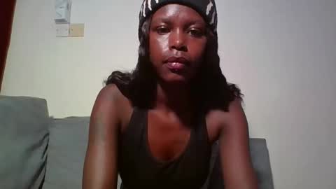 moun_chrie online show from November 30, 6:15 pm