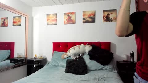 Snapshot of mr_andresr chatting on December 4, 3:42 am Andy online show from December 4, 3:42 am