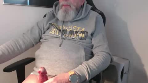 mr_boombastic2021 online show from April 11, 9:02 am