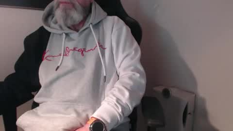 mr_boombastic2021 online show from November 14, 10:50 am