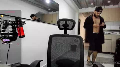 Snapshot of mr_chr1s chatting on October 12, 2:09 pm chris online show from October 12, 2:09 pm