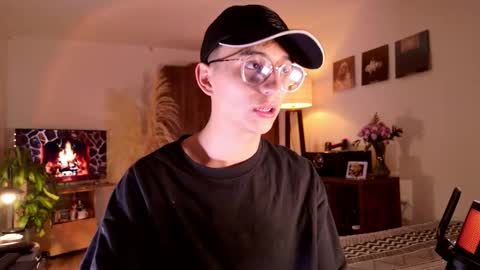 Snapshot of mr_evan1 chatting on October 11, 4:43 pm Mr Evans online show from October 11, 4:43 pm