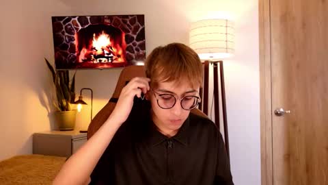 Mr Evans online show from November 11, 3:25 pm