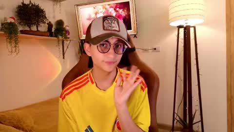 Mr Evans online show from December 16, 5:52 pm