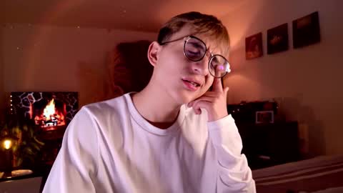 Snapshot of mr_evan1 chatting on October 20, 5:18 pm Mr Evans online show from October 20, 5:18 pm