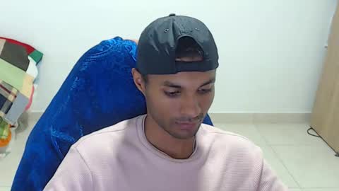 Max online show from February 18, 5:46 pm