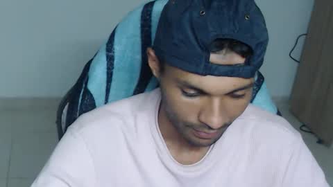 Max online show from November 11, 9:39 pm