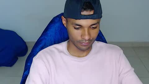 Max online show from April 11, 5:17 pm