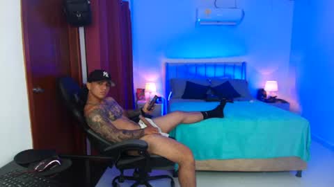 mr_maximo online show from July 24, 2:09 am
