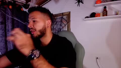 MIKEE online show from October 29, 3:08 am