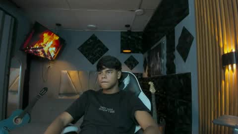 mr_mois online show from April 9, 6:41 am