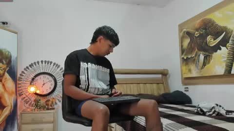 mr_stiven_ online show from May 26, 4:29 am