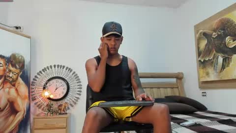 mr_stiven_ online show from May 12, 3:15 am