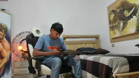 mr_stiven_ online show from June 5, 6:52 am