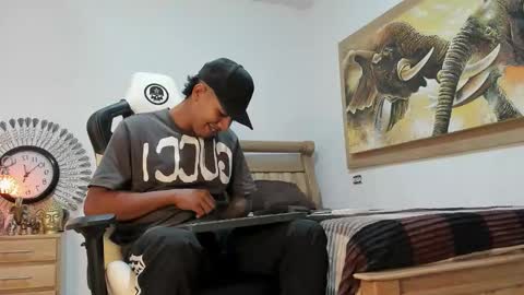 mr_stiven_ online show from March 20, 7:35 am