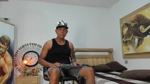 mr_stiven_ online show from May 5, 2:51 am