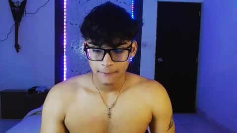 yisuz online show from June 6, 12:11 pm