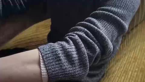 A. online show from December 5, 3:10 pm