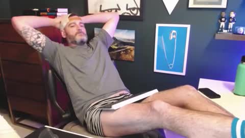 Snapshot of mrexhibits chatting on February 9, 1:25 pm mrexhibits online show from February 9, 1:25 pm