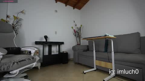 Luis    Instagram   online show from April 22, 9:44 pm