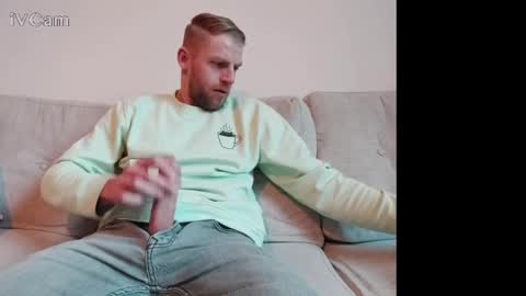 Snapshot of mrnobody6209 chatting on March 3, 4:47 pm mrnobody6209 online show from March 3, 4:47 pm