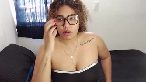 mrs_afroditha online show from March 3, 5:20 pm