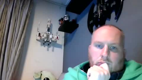 mrzwolle online show from December 13, 7:32 pm