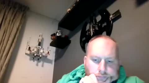 mrzwolle online show from December 10, 3:33 pm