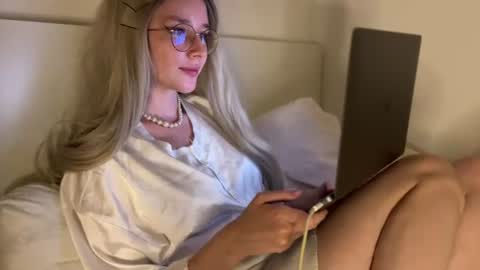 ms_christiana online show from July 26, 7:00 pm