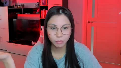 ms_emily_ online show from June 9, 11:43 am