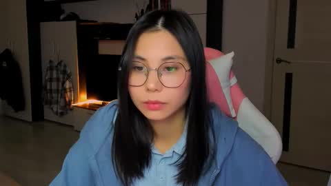 Snapshot of ms_emily_ chatting on September 18, 4:00 pm ms_emily_ online show from September 18, 4:00 pm