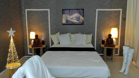 Snapshot of ms_lhadycummer chatting on December 14, 5:25 pm Samantha online show from December 14, 5:25 pm